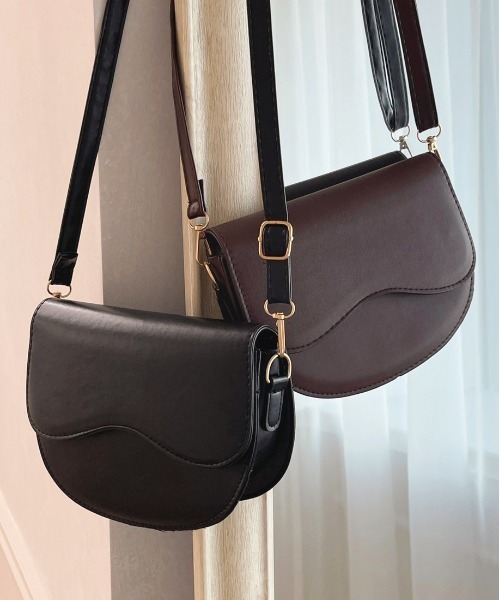 apres jour(アプレジュール)の「【apres jour×ARIAZ】ベーシックショルダーバッグ(ショルダーバッグ・レディース・ブラック/ダークブラウン・FREE)」の6枚目の写真