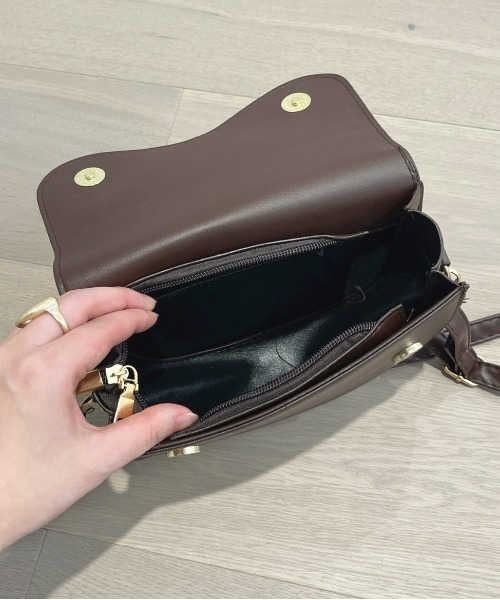 apres jour(アプレジュール)の「【apres jour×ARIAZ】ベーシックショルダーバッグ(ショルダーバッグ・レディース・ブラック/ダークブラウン・FREE)」の8枚目の写真