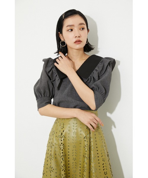 rienda(リエンダ)の「ビッグカラーVネックブラウス(シャツ/ブラウス・レディース・ホワイト/ブラック/グレー・FREE)」の9枚目の写真