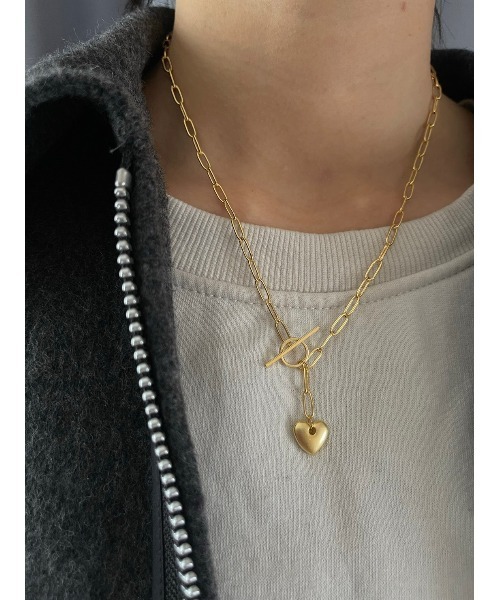 mou（モウ）の「マットカラーハートトップチェーンネックレス（ネックレス・レディース・シルバー/ゴールド・FREE）」の4枚目の写真
