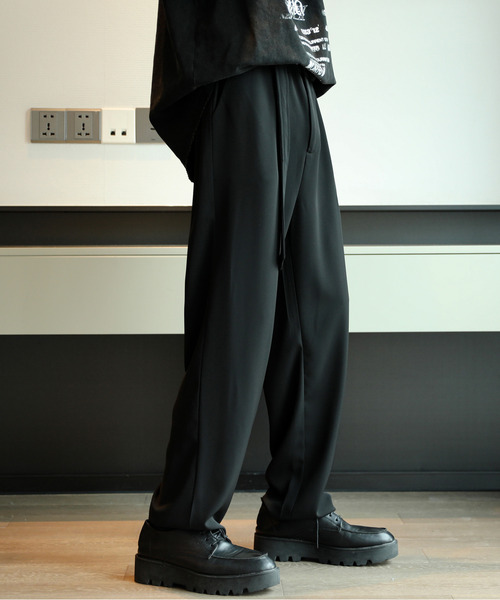 neos（ネオス）の「【neos -addictive design-】ルーズシルエット ウエストベルト付 テーパード スラックス パンツ（スラックス・メンズ・ブラック/ベージュ/ブルー/スモークグレー・MEDIUM/LARGE）」の6枚目の写真