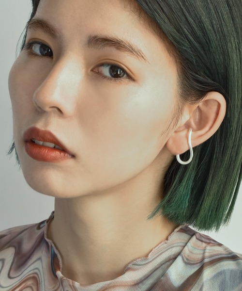 GOLDY（ゴールディ）の「スウィング スピーシーズ ニュアンス イヤーカフ（イヤーカフ・レディース・シルバー/ゴールド/シルバー系その他/ゴールド系その他・FREE）」の7枚目の写真