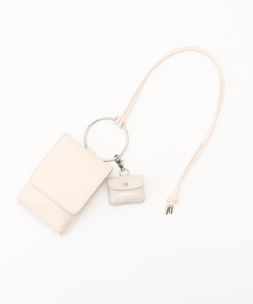 one after another NICE CLAUP（ワンアフターアナザーナイスクラップ）の「AirPodｓケース付スマホショルダー（ショルダーバッグ・レディース・アイボリー/ブラック/グリーン/ピンク・FREE）」の2枚目の写真