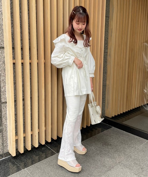 one after another NICE CLAUP(ワンアフターアナザーナイスクラップ)の「フリルミドルマウンテンパーカー(マウンテンパーカー・レディース・ブラック/オフホワイト/カーキ・FREE)」の20枚目の写真