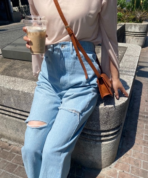 one after another NICE CLAUP（ワンアフターアナザーナイスクラップ）の「【2022AWアイテム】マイクロクロコミニバッグ（ショルダーバッグ・レディース・キャメル/ダークブラウン/レッド・FREE）」の11枚目の写真