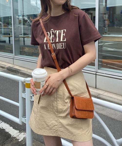 one after another NICE CLAUP（ワンアフターアナザーナイスクラップ）の「【2022AWアイテム】マイクロクロコミニバッグ（ショルダーバッグ・レディース・キャメル/ダークブラウン/レッド・FREE）」の6枚目の写真