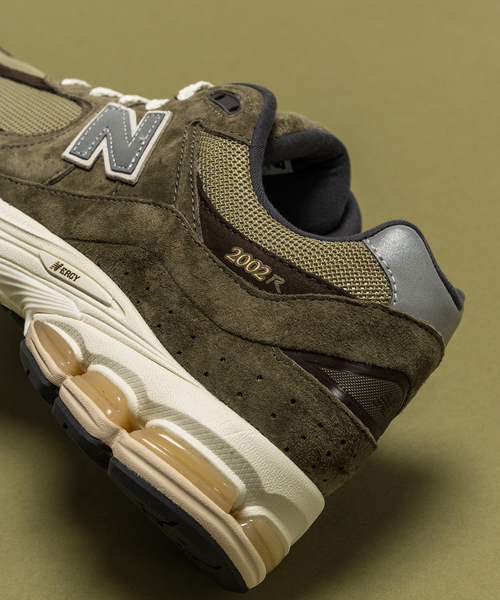 EDIFICE(エディフィス)の「【New Balance / ニューバランス】M2002RHN(スニーカー・メンズ・カーキ・26cm/26.5cm/27cm/27.5cm/28cm/29cm)」の9枚目の写真