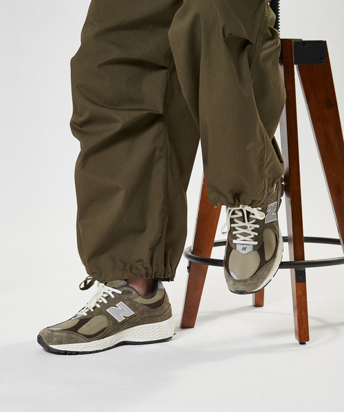 EDIFICE(エディフィス)の「【New Balance / ニューバランス】M2002RHN(スニーカー・メンズ・カーキ・26cm/26.5cm/27cm/27.5cm/28cm/29cm)」の10枚目の写真
