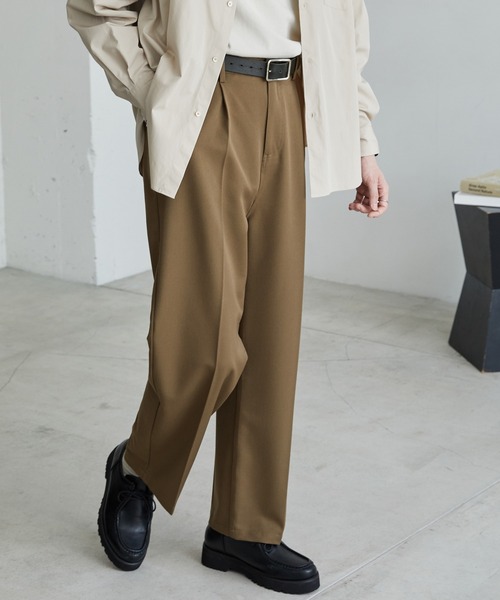 MONO-MART（モノマート）の「TRストレッチ センタープレス セミ ワイド タック ストレートカラースラックス パンツ（スラックス・メンズ・ブラック/アイボリー/マスタード/グリーン系その他/ブルー系その他/バーガンディー/グレー系/ブラウン系1/ネイビー/カーキ・S/M/L）」の5枚目の写真
