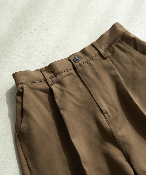 MONO-MART（モノマート）の「TRストレッチ センタープレス セミ ワイド タック ストレートカラースラックス パンツ（スラックス・メンズ・ブラック/アイボリー/マスタード/グリーン系その他/ブルー系その他/バーガンディー/グレー系/ブラウン系1/ネイビー/カーキ・S/M/L）」の13枚目の写真