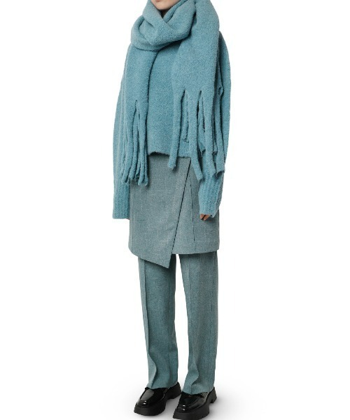 LE CIEL BLEU（ルシェルブルー）の「ループヤーンニットストール / Loop Yarn Knit Stole（ストール/ショール・レディース・ベージュ/ブルー/ピンク・36）」の2枚目の写真