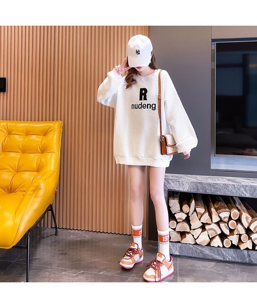 PRIVATE  BEACH（プライベートビーチ）の「ロゴ刺繍オーバーサイズトレーナー（スウェット・レディース・ブラック/ホワイト・LL/L/M）」の9枚目の写真