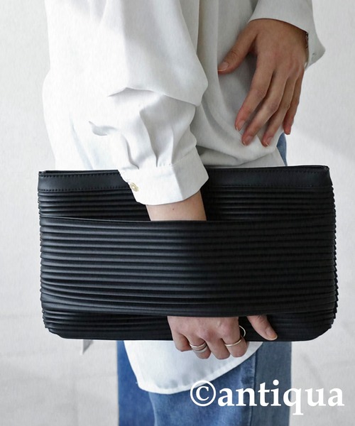 antiqua(アンティカ)の「2wayプリーツバッグ(クラッチバッグ・レディース・ブラック・FREE)」の8枚目の写真