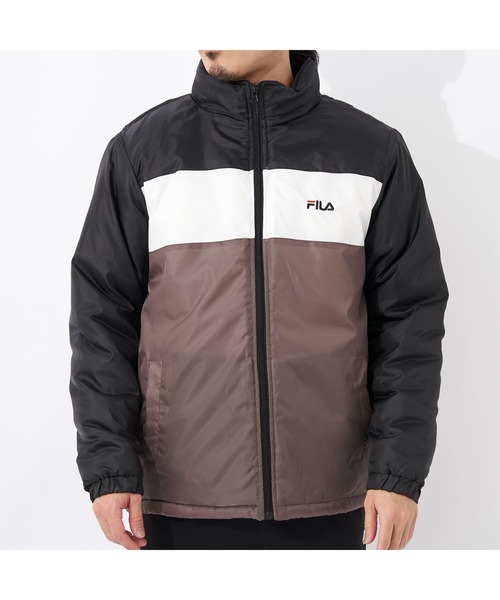 FILA(フィラ)の「FILA/フィラスタンドジャケット スタジャン 中綿 アウター ブルゾン アウトドア 保温 防寒 冷え対策 ランニング スポーツ観戦 ジャンパー メンズ(ダウンジャケット/コート・メンズ・ブラック/ブラウン/ダークブルー・M/L/LL)」の8枚目の写真