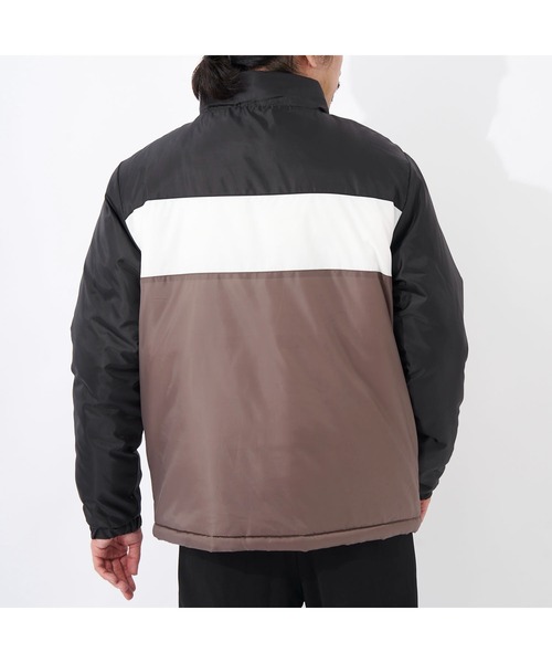 FILA(フィラ)の「FILA/フィラスタンドジャケット スタジャン 中綿 アウター ブルゾン アウトドア 保温 防寒 冷え対策 ランニング スポーツ観戦 ジャンパー メンズ(ダウンジャケット/コート・メンズ・ブラック/ブラウン/ダークブルー・M/L/LL)」の10枚目の写真