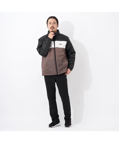 FILA(フィラ)の「FILA/フィラスタンドジャケット スタジャン 中綿 アウター ブルゾン アウトドア 保温 防寒 冷え対策 ランニング スポーツ観戦 ジャンパー メンズ(ダウンジャケット/コート・メンズ・ブラック/ブラウン/ダークブルー・M/L/LL)」の15枚目の写真