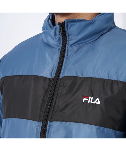 FILA(フィラ)の「FILA/フィラスタンドジャケット スタジャン 中綿 アウター ブルゾン アウトドア 保温 防寒 冷え対策 ランニング スポーツ観戦 ジャンパー メンズ(ダウンジャケット/コート・メンズ・ブラック/ブラウン/ダークブルー・M/L/LL)」の21枚目の写真