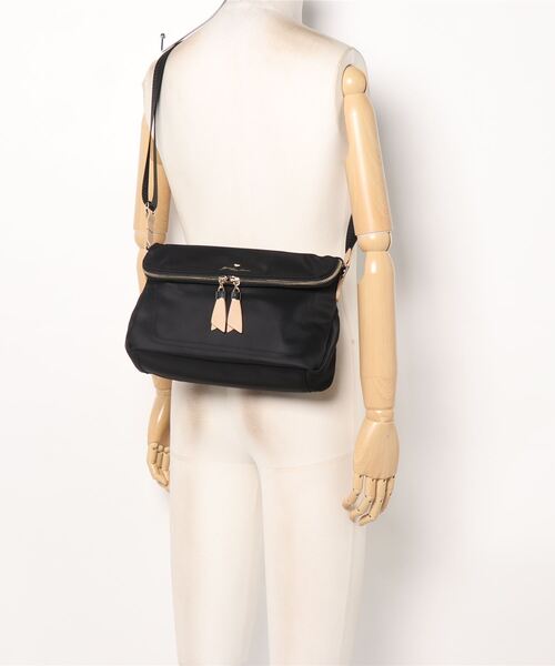 Jewelna Rose(ジュエルナローズ)の「フラッフィー ショルダーバッグ(ショルダーバッグ・レディース・ブラック/ネイビー/ベージュ・FREE)」の9枚目の写真