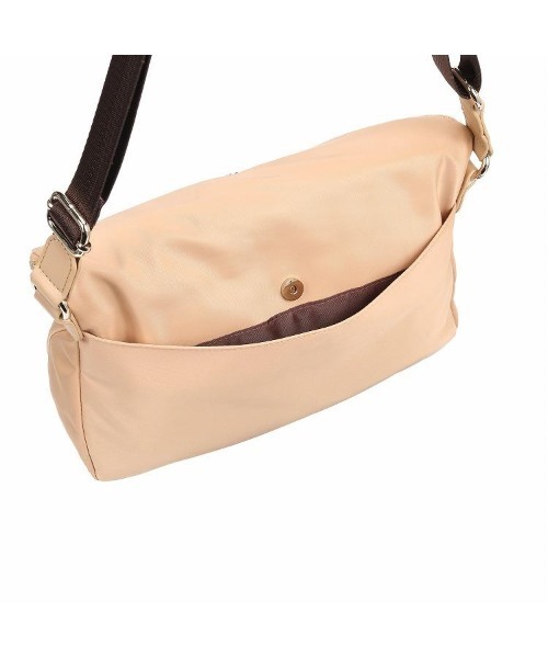 Jewelna Rose(ジュエルナローズ)の「フラッフィー ショルダーバッグ(ショルダーバッグ・レディース・ブラック/ネイビー/ベージュ・FREE)」の10枚目の写真