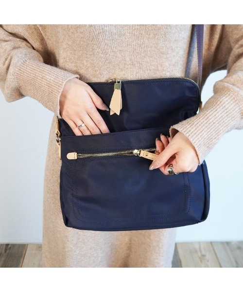 Jewelna Rose(ジュエルナローズ)の「フラッフィー ショルダーバッグ(ショルダーバッグ・レディース・ブラック/ネイビー/ベージュ・FREE)」の15枚目の写真