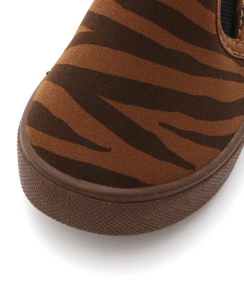 Ampersand(アンパサンド)の「総柄スリッポン(スリッポン・キッズ・カモフラージュ/レインボー/ピンク/ブラウン・13/14/15 /16/17/18/19/20/21)」の12枚目の写真