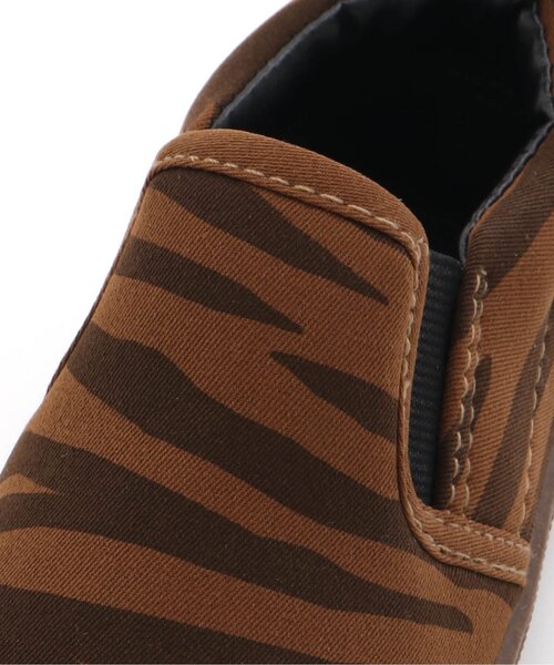 Ampersand(アンパサンド)の「総柄スリッポン(スリッポン・キッズ・カモフラージュ/レインボー/ピンク/ブラウン・13/14/15 /16/17/18/19/20/21)」の8枚目の写真