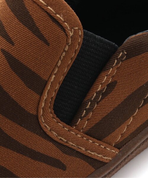 Ampersand(アンパサンド)の「総柄スリッポン(スリッポン・キッズ・カモフラージュ/レインボー/ピンク/ブラウン・13/14/15 /16/17/18/19/20/21)」の6枚目の写真