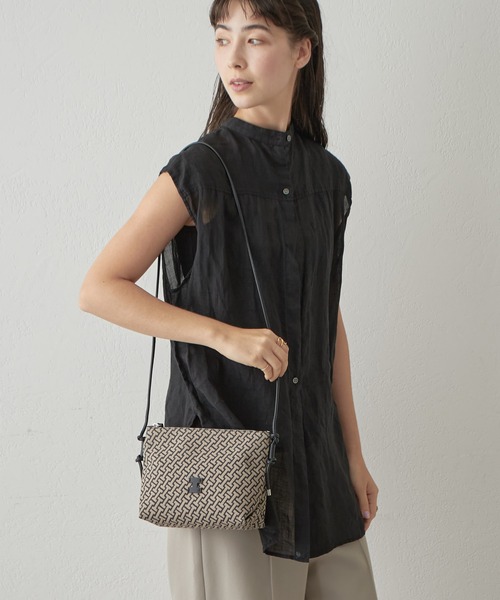 IACUCCI ブラックレザーショルダーバッグ 中古・古着通販】IACUCCI