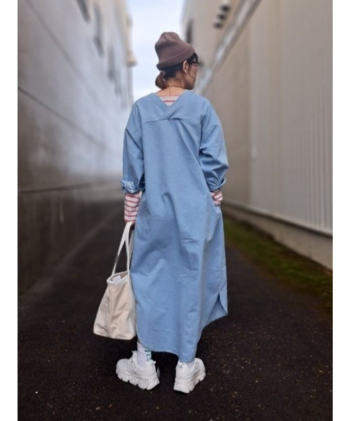 BACK NUMBER(バックナンバー)の「【BACK NUMBER】抜き衿デニムワンピース(シャツワンピース・レディース・ダークインディゴブルー/ライトインディゴブルー・M/L)」の4枚目の写真
