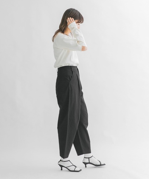 KBF(ケイビーエフ)の「WIDEコクーンパンツ(その他パンツ・レディース・ブラック/ナチュラル・ONE)」の14枚目の写真