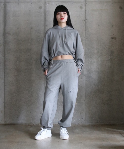 G.V.G.V.(ジーヴィージーヴィー)の「HOODED CROP TOP(パーカー・レディース・グレー/ブラック・ONE SIZE)」の12枚目の写真