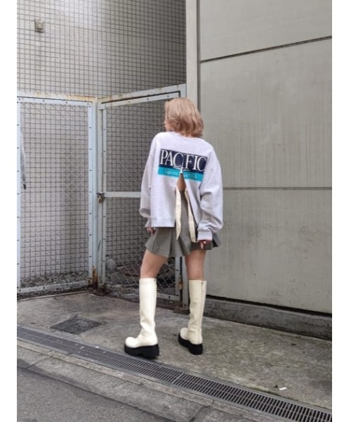 MOUSSY(マウジー)の「BACK SLIT プルオーバー(スウェット・レディース・ホワイト/杢グレー/ダークネイビー・FREE)」の14枚目の写真