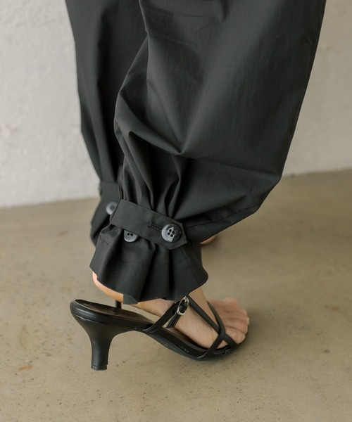 COLLAGE GALLARDAGALANTE(コラージュガリャルダガランテ)の「ギャザージャンプスーツ(サロペット/オーバーオール・レディース・ブラック/ホワイト・FREE)」の13枚目の写真