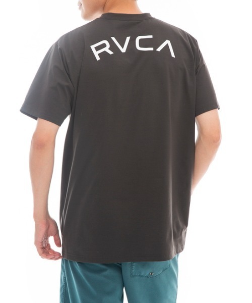 RVCA（ルーカ）の「RVCA メンズ 【SURF TEE】 ARCH RVCA SURF SS ラッシュガード【2023年春夏モデル】/ルーカ半袖ラッシュガード（水着)（ラッシュガード・メンズ・ブラック/ブラック系その他/ホワイト・SMALL/MEDIUM/LARGE/X-LARGE）」の2枚目の写真