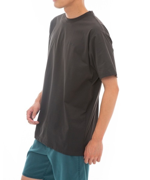 RVCA（ルーカ）の「RVCA メンズ 【SURF TEE】 ARCH RVCA SURF SS ラッシュガード【2023年春夏モデル】/ルーカ半袖ラッシュガード（水着)（ラッシュガード・メンズ・ブラック/ブラック系その他/ホワイト・SMALL/MEDIUM/LARGE/X-LARGE）」の19枚目の写真