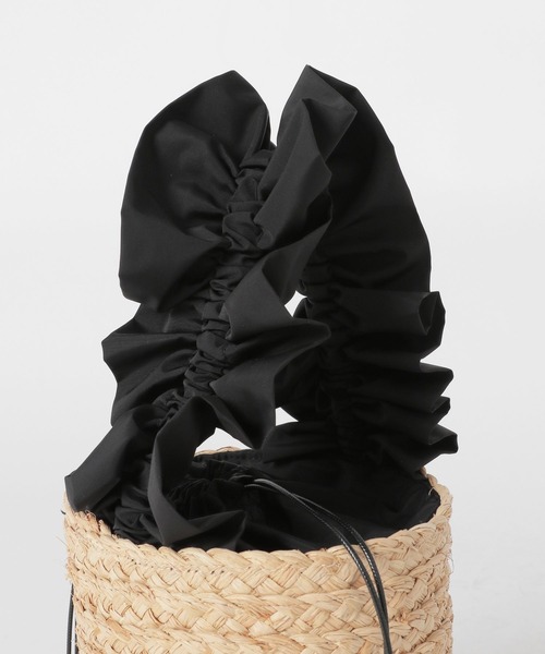 Andemiu（アンデミュウ）の「ラフィアフリルバケツBAG 187511（かごバッグ・レディース・グレイッシュベージュ/ピンク/ブラック・FREE）」の15枚目の写真