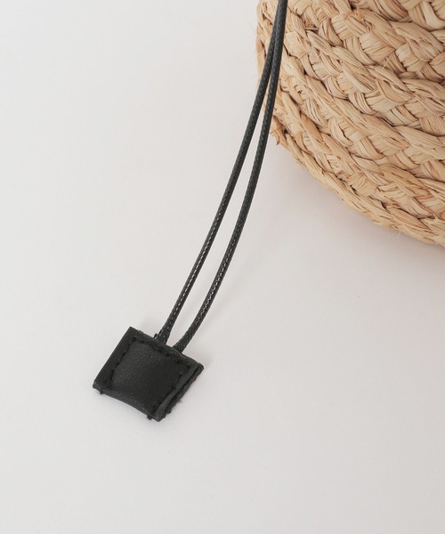 Andemiu（アンデミュウ）の「ラフィアフリルバケツBAG 187511（かごバッグ・レディース・グレイッシュベージュ/ピンク/ブラック・FREE）」の17枚目の写真