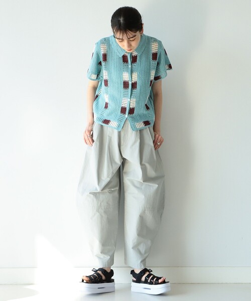 Ray BEAMS(レイビームス)の「Ray BEAMS / ニーシーム ワイドパンツ(その他パンツ・レディース・ブラック/ライトグレー・0/1)」の5枚目の写真