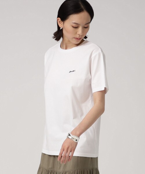 GALLEST(ギャレスト)の「ワンポイントロゴ胸刺繍Tシャツ(Tシャツ/カットソー・レディース・ホワイト/チャコールグレー/ブラック・38)」の1枚目の写真