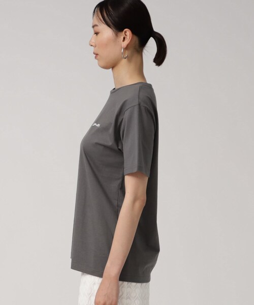 GALLEST(ギャレスト)の「ワンポイントロゴ胸刺繍Tシャツ(Tシャツ/カットソー・レディース・ホワイト/チャコールグレー/ブラック・38)」の11枚目の写真