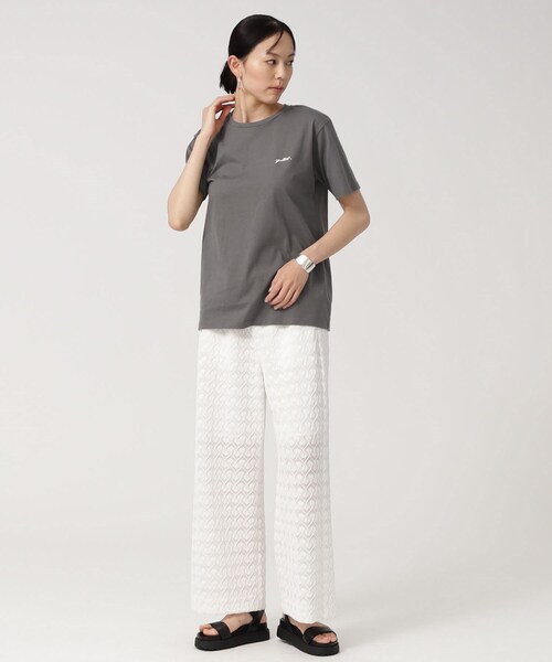 GALLEST(ギャレスト)の「ワンポイントロゴ胸刺繍Tシャツ(Tシャツ/カットソー・レディース・ホワイト/チャコールグレー/ブラック・38)」の10枚目の写真