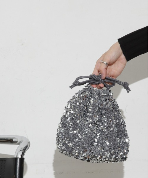 NANO universe（ナノユニバース）の「スパンコールベロアドロストバッグ（ショルダーバッグ・レディース・シルバー/ゴールド/ブラック・FREE）」の3枚目の写真