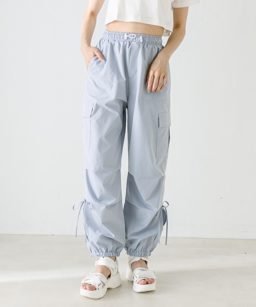 OLIVE des OLIVE（オリーブデオリーブ）の「NEW裾スリットリボンカーゴパンツ　1031020120（カーゴパンツ・レディース・ピンク/オフホワイト/ブラック/サックスブルー・FREE）」の3枚目の写真