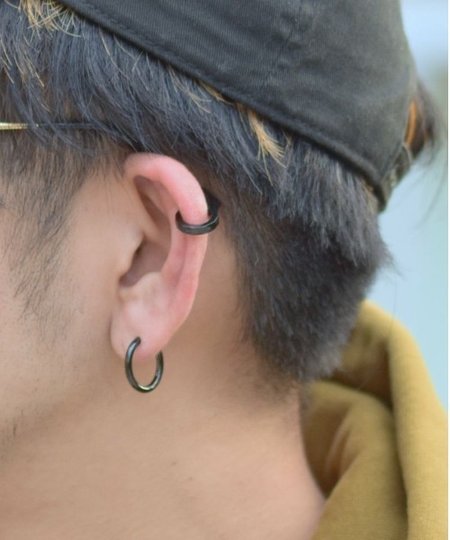 LION HEART(ライオンハート)の「LION HEART-ライオンハート-【WEB限定】デュオイヤーカフ/ツイスト/サージカルステンレス(イヤーカフ・メンズ・ブラック/シルバー・FREE)」の9枚目の写真