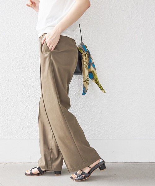 SHIPS（シップス）の「〈手洗い可能〉 ウエスト ゴム イージー テーパード パンツ（その他パンツ・レディース・カーキ/ブラック/オリーブ・36/38）」の2枚目の写真