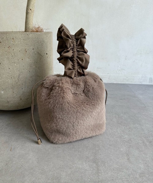 DouDou(ドゥドゥ)の「フリルハンドルエコファーバッグ(ハンドバッグ・レディース・グレー/ベージュ・FREE)」の11枚目の写真