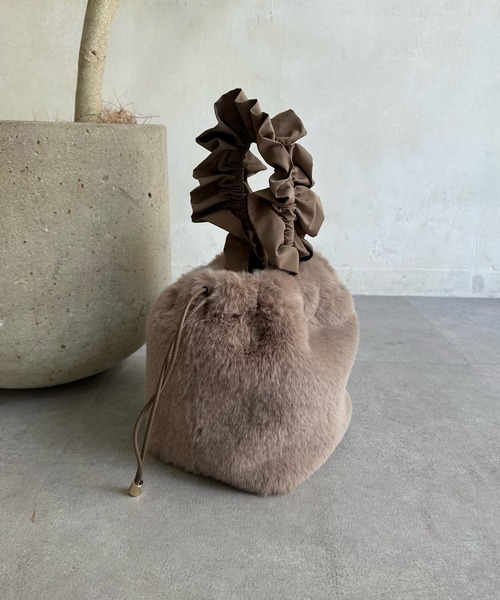 DouDou(ドゥドゥ)の「フリルハンドルエコファーバッグ(ハンドバッグ・レディース・グレー/ベージュ・FREE)」の10枚目の写真