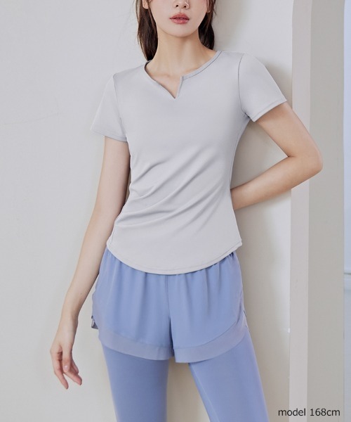 SAISON DE PAPILLON(セゾンドパピヨン)の「スキッパーネックシャツ ドライシャツ 半袖 フィットネス スポーツウェア(Tシャツ/カットソー・レディース・パープル/グレー/ブルー/ブラック/グリーン・M/L/XL)」の3枚目の写真
