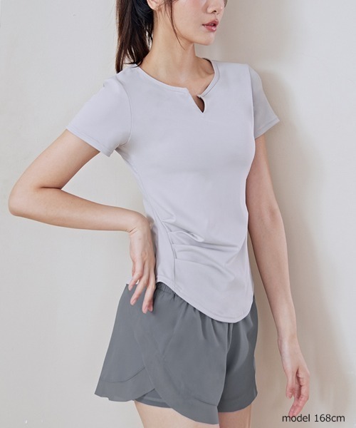 SAISON DE PAPILLON(セゾンドパピヨン)の「スキッパーネックシャツ ドライシャツ 半袖 フィットネス スポーツウェア(Tシャツ/カットソー・レディース・パープル/グレー/ブルー/ブラック/グリーン・M/L/XL)」の12枚目の写真