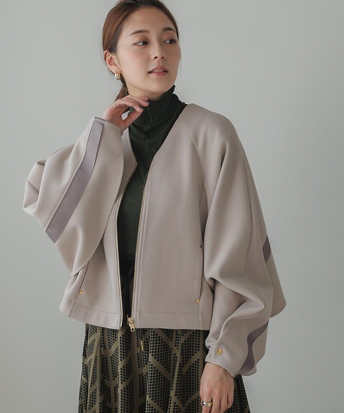 Bou Jeloud(ブージュルード)の「ダンボールポンチバックフレア(ブルゾン・レディース・ベージュ/ブラック・38)」の19枚目の写真